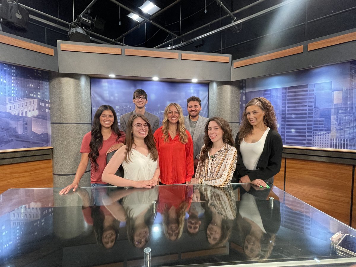 FSFocusTV's tweet photo. New group of student journalists. New team/class pics. @FSMCJDept #MCJ128 #WeAreMCJ @Fresno_State https://t.co/pf4Q4rfgdL