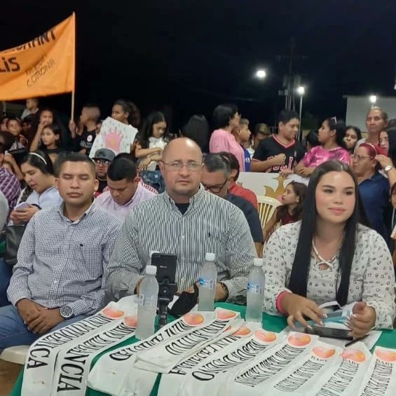 BraulioArias7's tweet photo. #Venezuela Bendecido inicio d Semana. El Viernes #26A Participamos en el Evento d las "Fiestas Patronales" d #SantaRosadeAgua, la Elección d la #MiniReina Gracias a #DIOS, al #Comite Organizador, el Apoyo @gobdelzuliave y la @mcboalcaldia.Vuelve la #Esparanza y Progreso al #Zulia https://t.co/Wb8RWDsKVZ