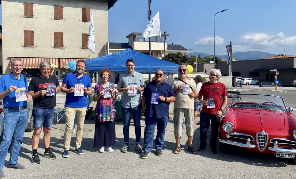 eugenio_zoffili's tweet photo. Domenica mattina #tralagente con gli amici della LEGA di Cucciago, Nicola e una splendida Giulietta.
#25settembreVotoLega #credo
#LEGALOMBARDA #SALVINIPREMIER #CUCCIAGO #COMO https://t.co/1JvB8JJcku