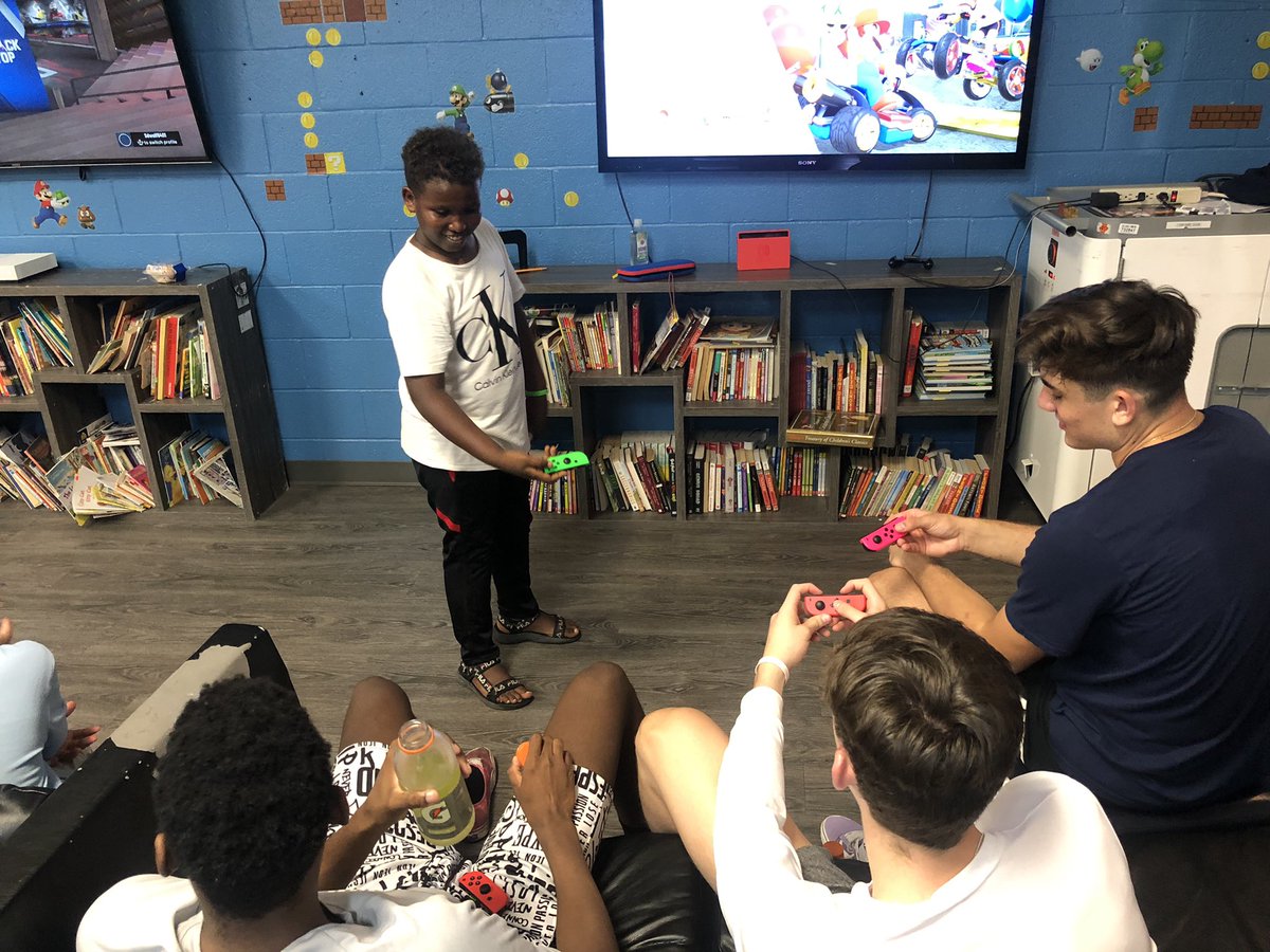 PimaMens_bball's tweet photo. On Friday we visited the Steve Daru Boys &amp; Girls Clubs “Back to School Party”. We had a great time and look forward to returning and working with these amazing kids. @BGCT @975TheVibe @Dwaynechavez https://t.co/A9p9E7duY5