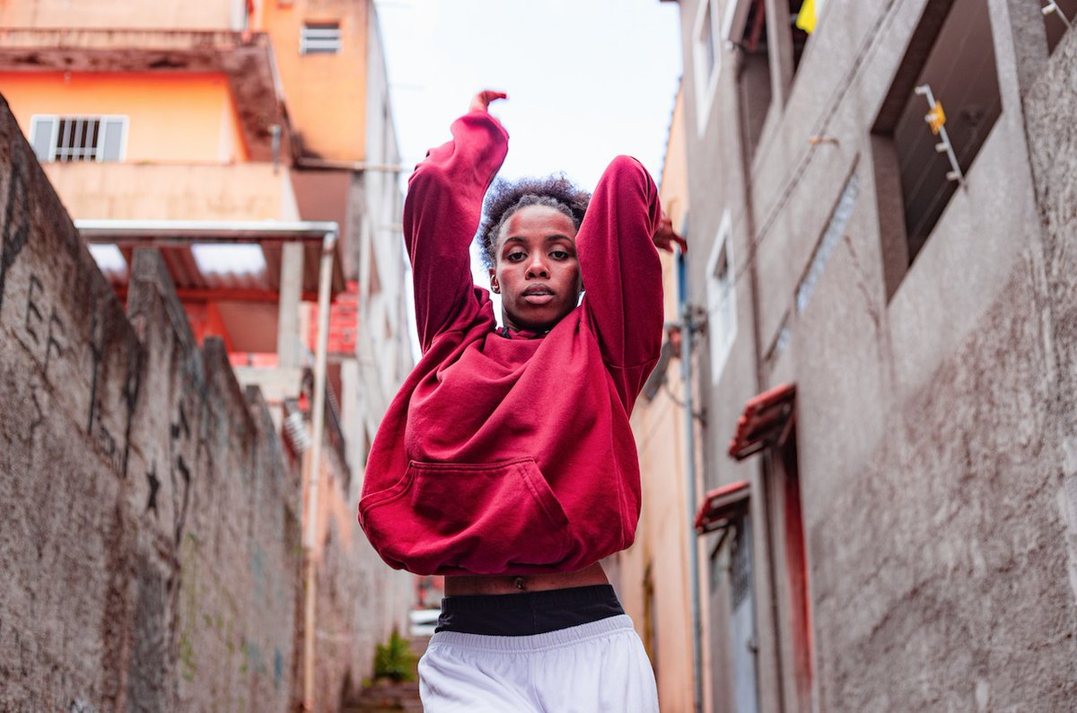 CebolaVerdeBR's tweet photo. #CorpoCasa reúne HQ, fotografia, jornalismo documental e dança a partir do protagonismo de artistas periféricos | Link: https://t.co/5o8Cx6eqcF - #ProgramaVAI #QUESTIONE #SP https://t.co/VaBO8EWlGL