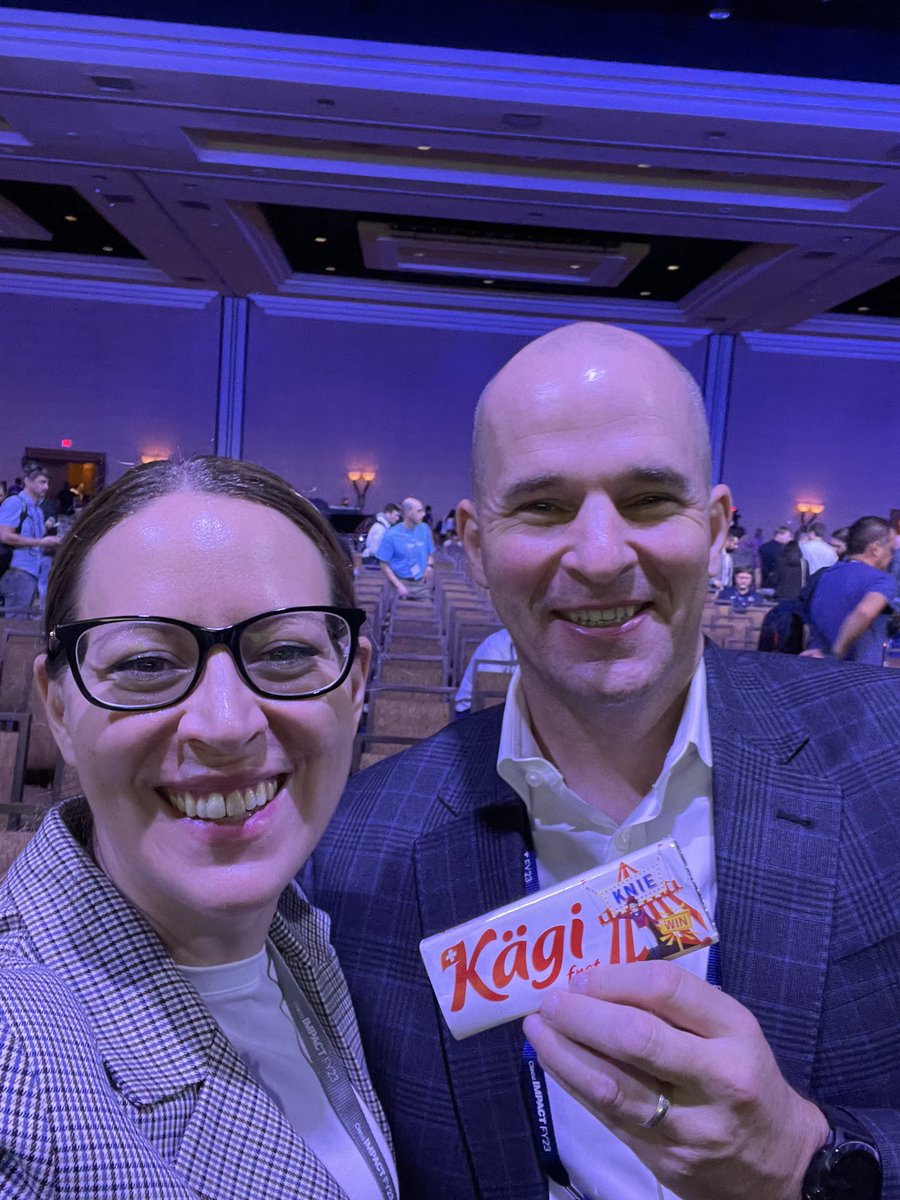 _willash's tweet photo. #CiscoIMPACT brings unexpected surprises from Switzerland 🇨🇭! So thoughtful, thank you @StephanieDigitl! #swisschocolate 🙌 #delicious https://t.co/4eYcat6I4j