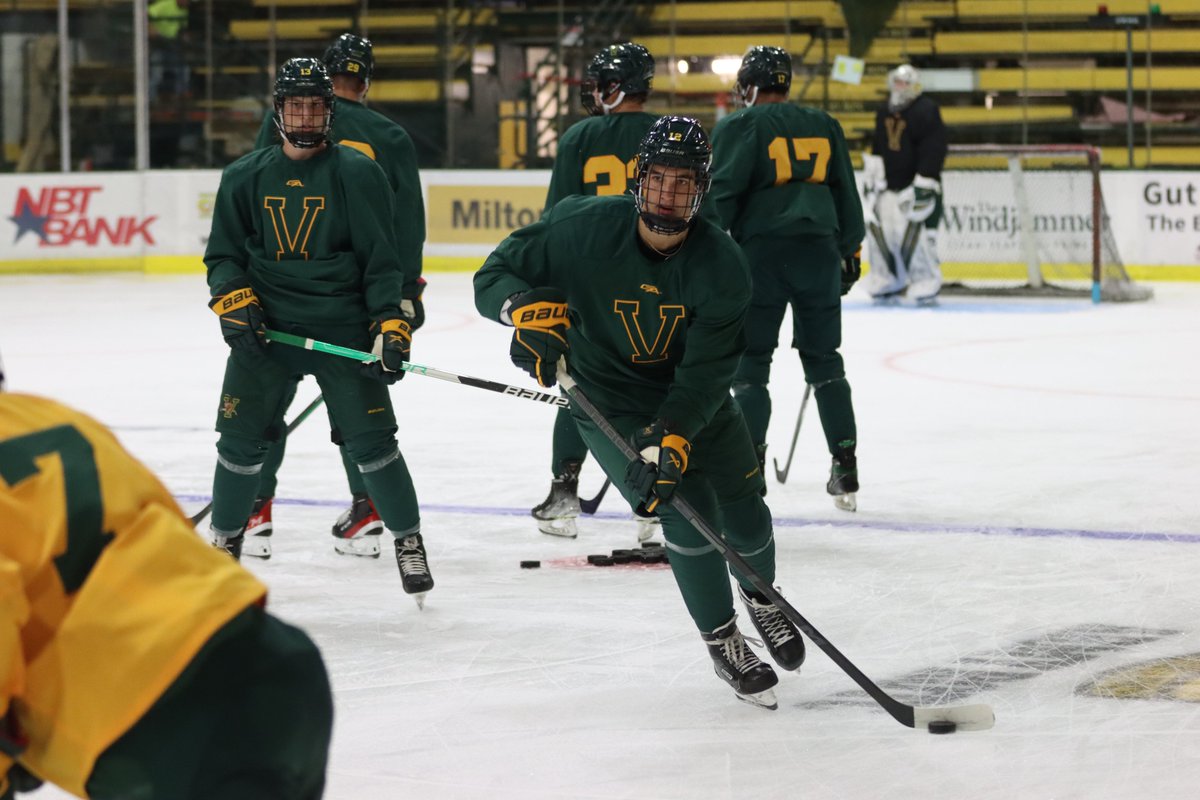 UVM Men's Hockey tweet media