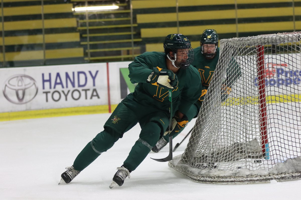 UVM Men's Hockey tweet media
