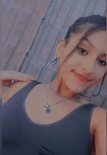 desaparecidaorg's tweet image. Yenifer Noemí Vicesar tiene 16 años, desapareció el 25/8 en #Posadas, provincia de #Misiones. Es delgada, altura 1,55. Vestía pollera azul y remera blanca. Se hizo la denuncia. Por favor compartir, y si la ven avisar #URGENTE a la policía local, o ☎️ 911