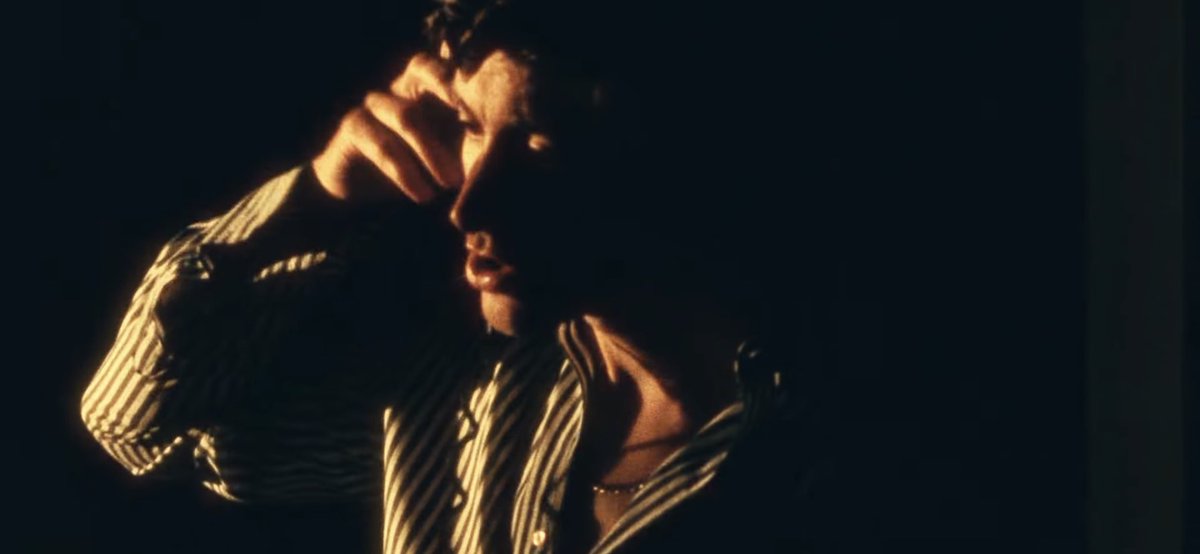 trossvertz's tweet photo. arctic monkeys never fail to have a good theme oh my godddd https://t.co/AyZh4VMF4R