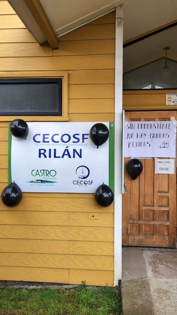 llabaro37's tweet photo. Seguimos pegando carteles ,colocando globos y 🤷 NADA !!!
Qué pasará con las visitas domiciliarias mañana, pasado y siguientes ? 
Pacientes postrados,con requerimiento de seguimiento 🧐

@Juaneduardoconc 
@Castro_APS 
@Corpocas 

#APS 
#APSCastro https://t.co/ptD1h2dcQ3