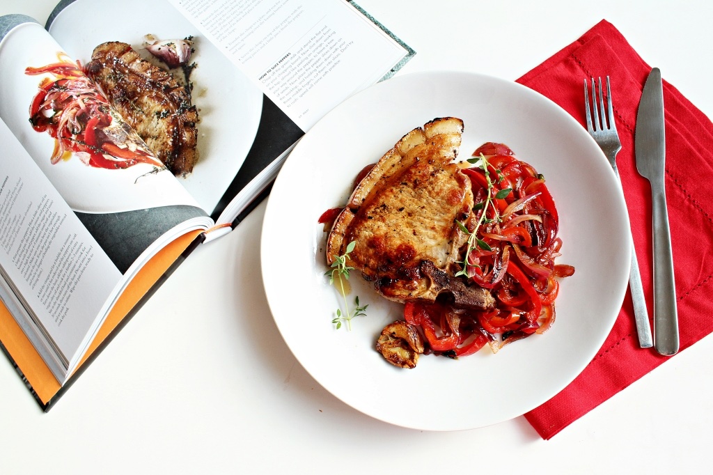 Gordon Ramsay’s “Pork Chops With Sweet and Sour Peppers” is a knock-out simple dinner that’s a classic for a reason

Super simple way to get a well-paired meat and side onto the plate in ~30 minutes https://t.co/SOpQbgBC8G