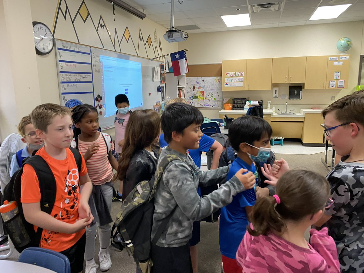Team-building in 4th Grade playing “My Biggest Fan”