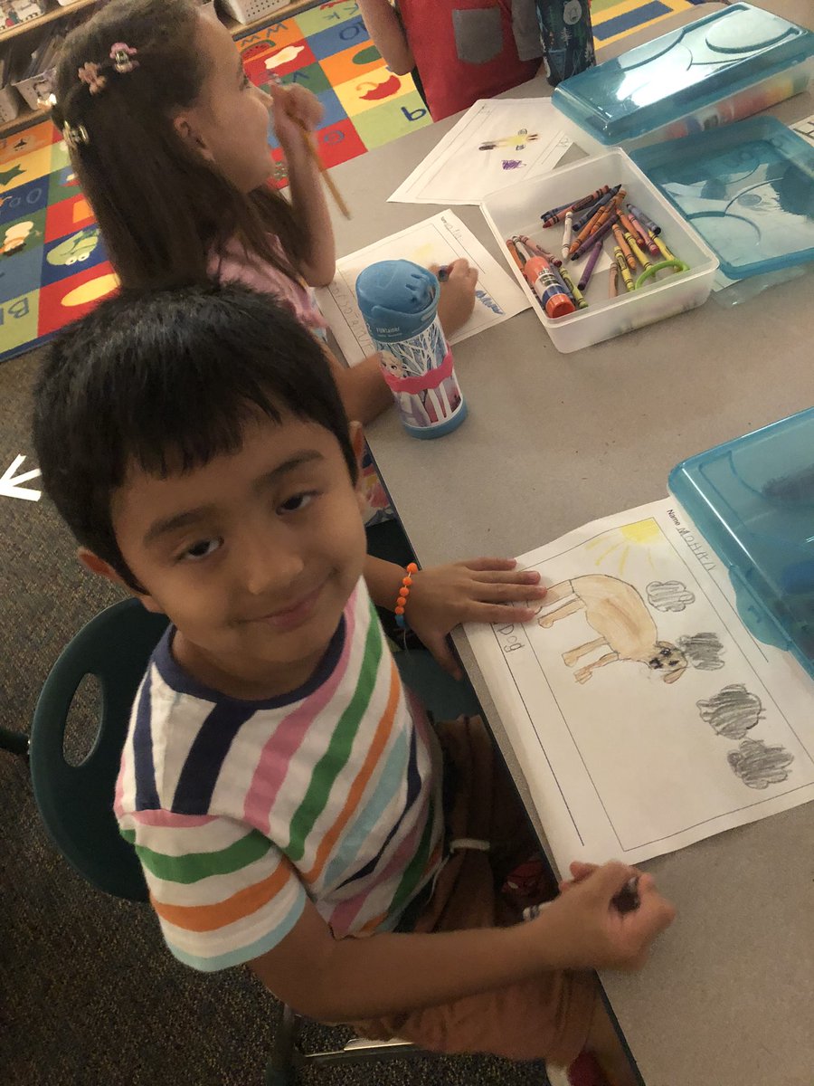 MrsNeusKinder's tweet photo. Kindergarten is in full swing now! We started writers workshop today! ❤️ #wearewriters @DeretchinCISD https://t.co/ObZz28LQa2