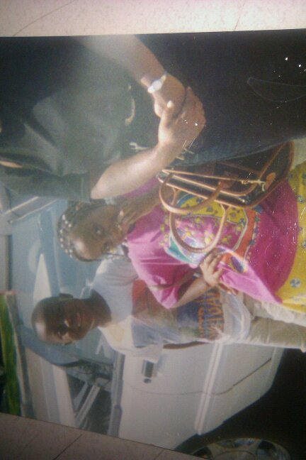 8ATEIT's tweet image. love yu mom foreva more