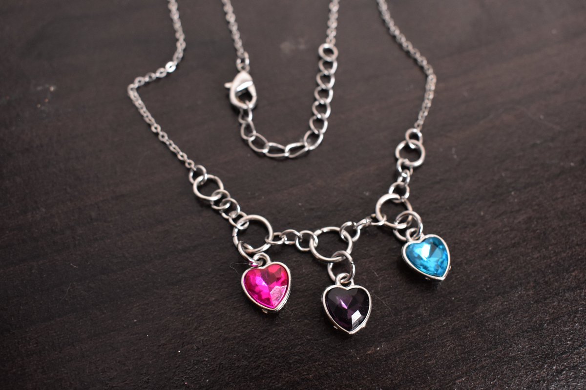 TWITTER USERS 💸
Special discount just for yall! 
Use code TWITTER10 at checkout for 10% off your entire purchase! No minimum purchase necessary.
criminallycutebykira.etsy.com