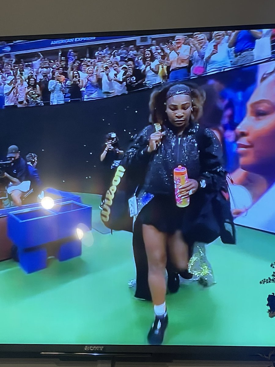 TaylorRooks's tweet image. 😭😭😭😭😭😭😭😭😭