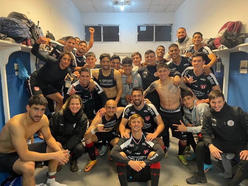 cariverplateuru's tweet photo. 🔴⚪️ 𝐓𝐎𝐃𝐎𝐒 𝐉𝐔𝐍𝐓𝐎𝐒. https://t.co/PSvOY99mKZ