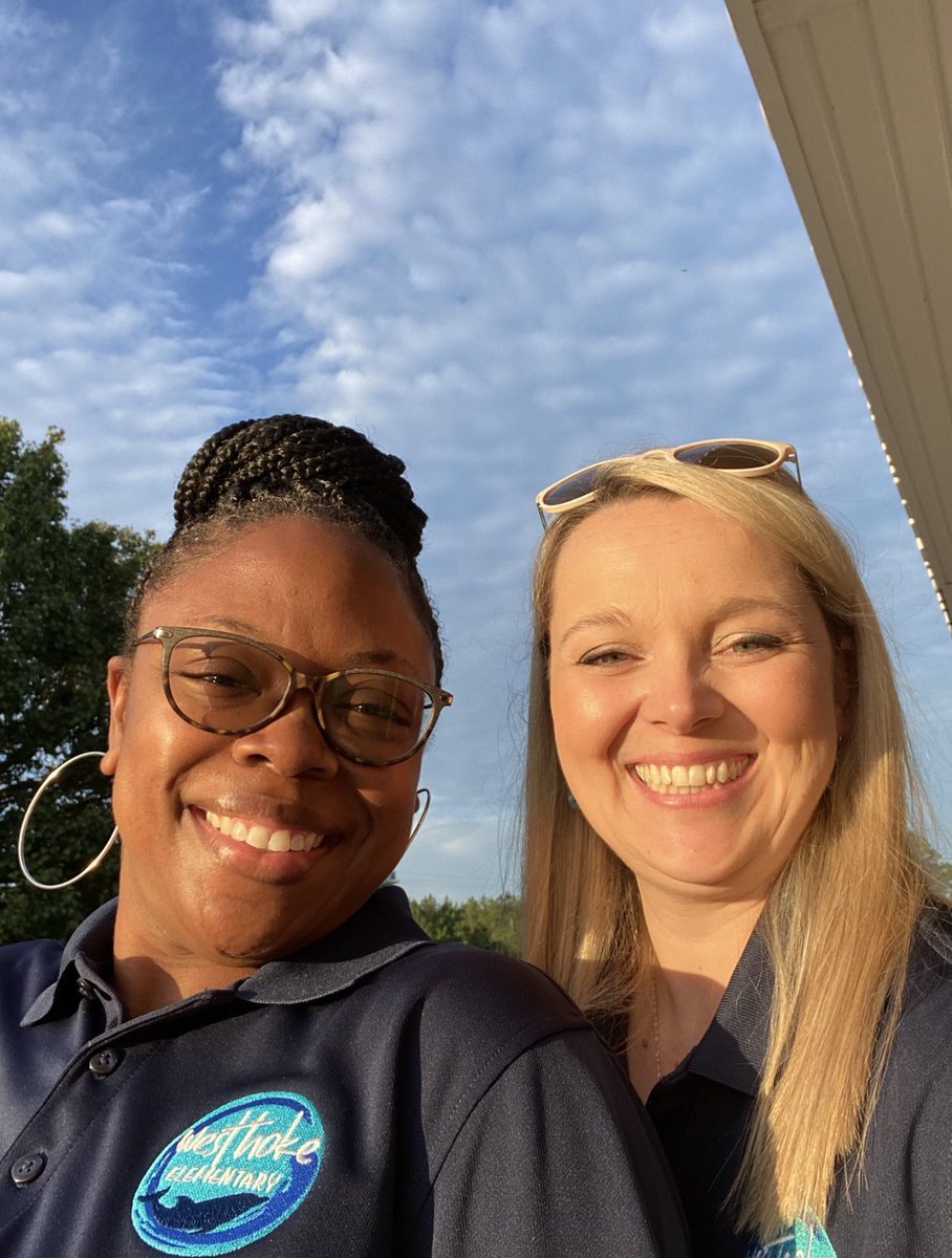 APcampbellsoup's tweet photo. My first day of school as a new assistant principal was simply amazing! It’s great to be a Dolphin! 🐬@Dolphinville @mrspobrien82 https://t.co/MsPq9hHM5m
