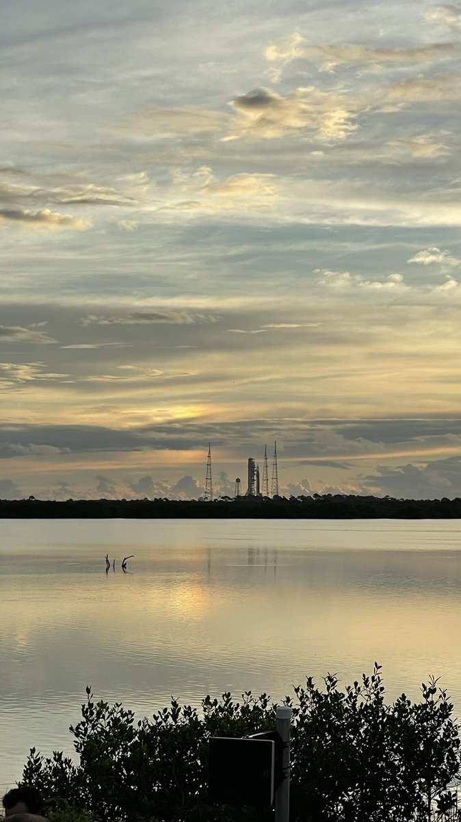 ZColovos's tweet image. Some beautiful views from today’s SLS launch attempt. Fingers crossed for Friday!