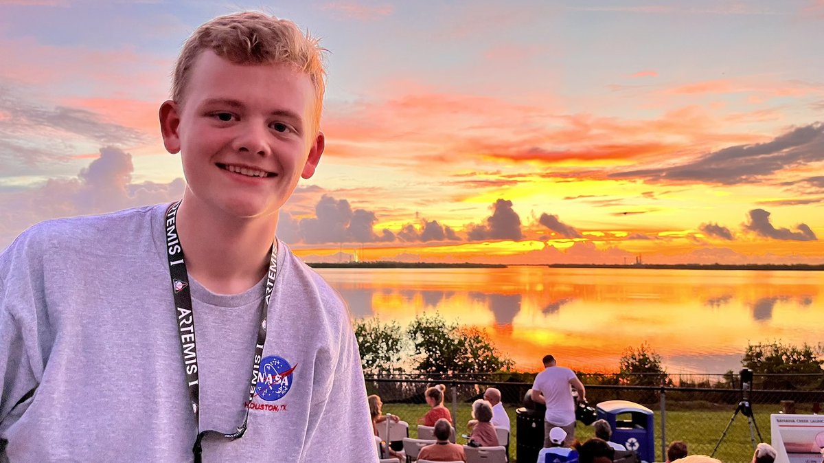 ZColovos's tweet image. Some beautiful views from today’s SLS launch attempt. Fingers crossed for Friday!