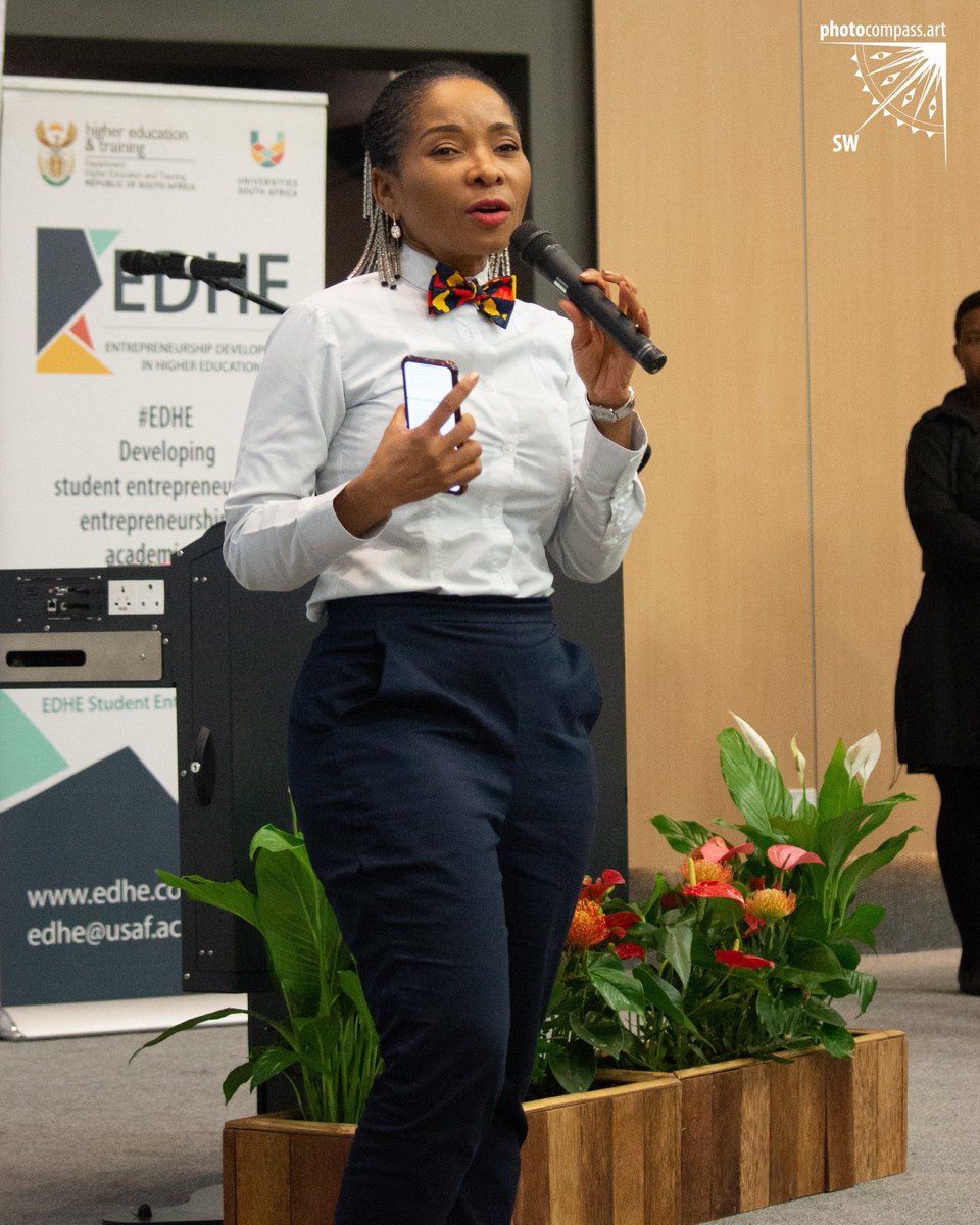 FabAcademic's tweet photo. You are given another opportunity to try again - use it wisely! It is okay to feel tired; it’s okay to feel anxious; it’s okay to stumble and fall at times. However, it is NOT OKAY to give up; it is NOT OKAY to think you can't do it!
#Past3AMSquad #YouCanDoIt #YouAreNotAlone https://t.co/kZnpZQYY68