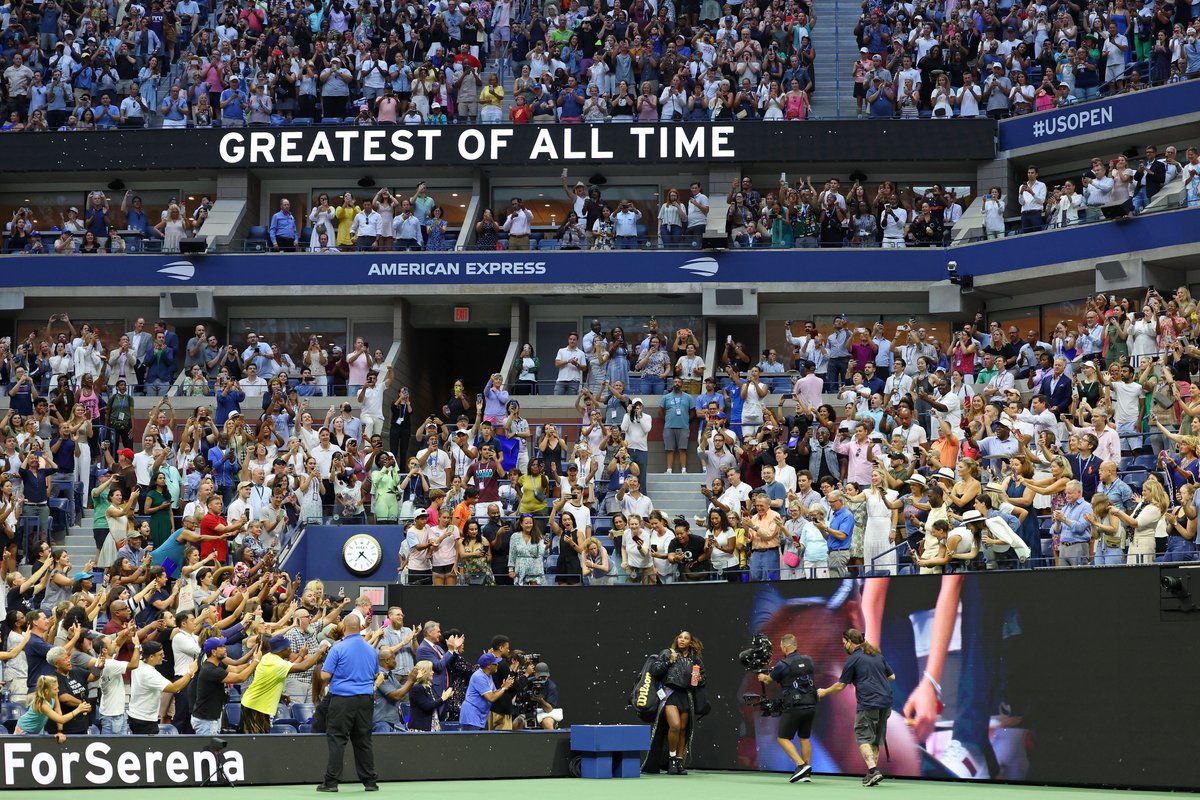 gabialvarezc's tweet photo. GOAT  RT @usopen: That’s a moment. 

#SerenaWilliams | #USOpen https://t.co/Z8dXUXIIL7