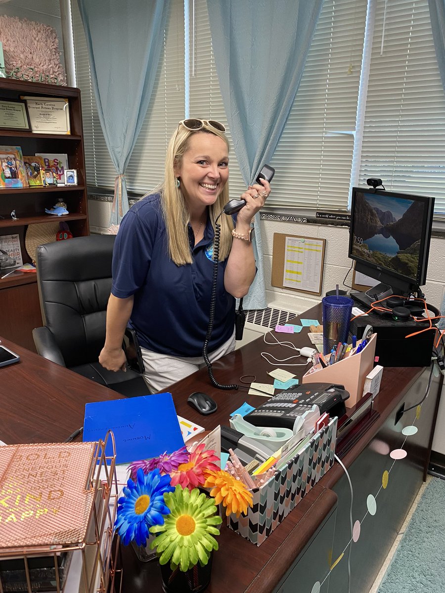 APcampbellsoup's tweet photo. @mrspobrien82 Was picture ready while making today’s first day of school morning announcements! @Dolphinville https://t.co/2wOGOf3nFf