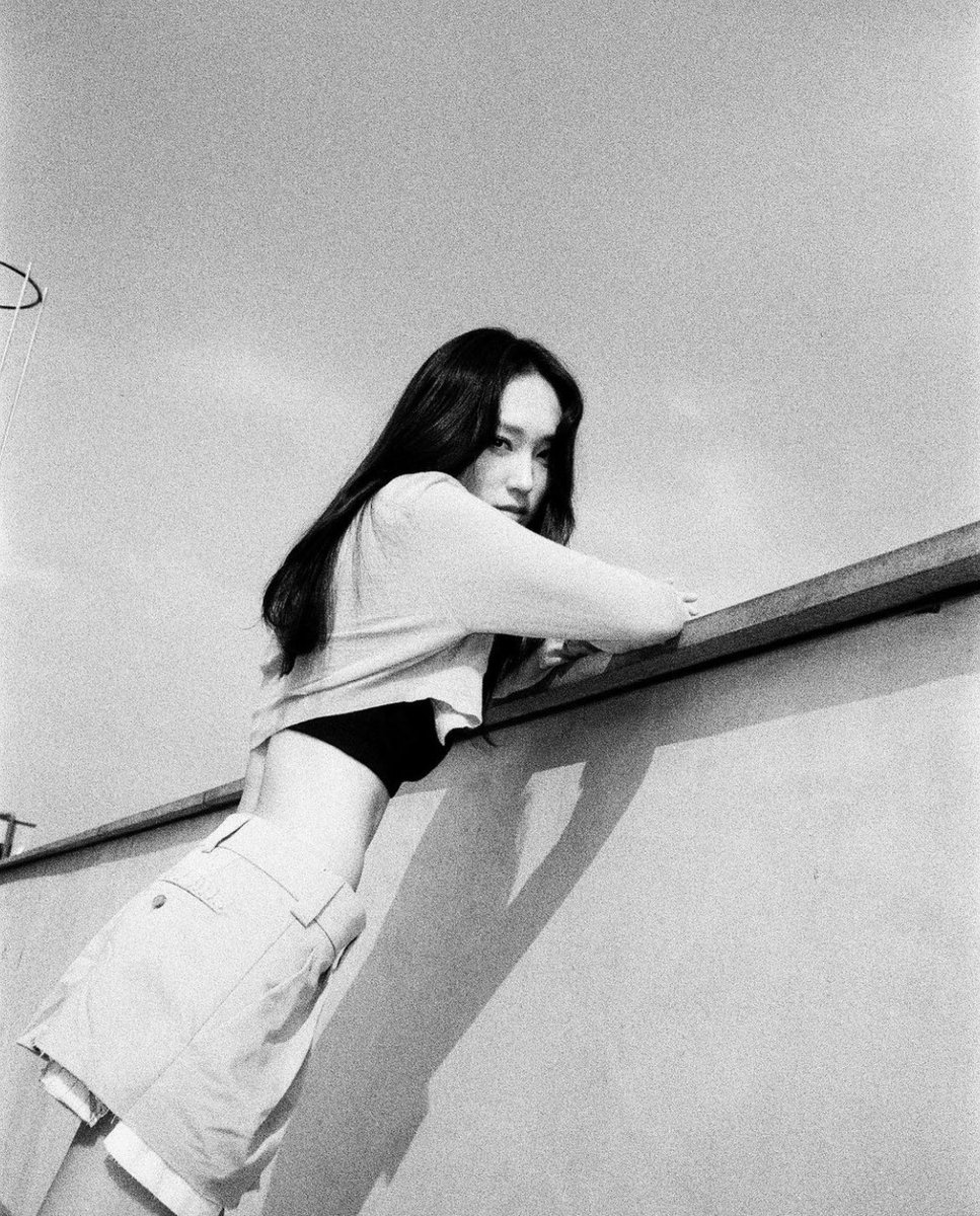 ASolhwi's tweet photo. god is a woman. https://t.co/wPCa5z7NRg