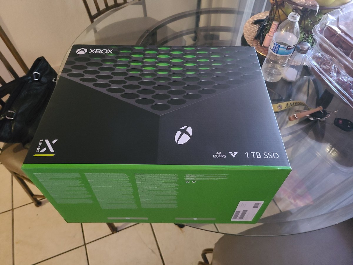 MetalGamer2187's tweet photo. I've been loyal to #Playstation since 1999 but I decided to give #Xbox a chance. It's been almost 2 months and I'm loving my #SeriesX. https://t.co/UxeJnIHYQ0