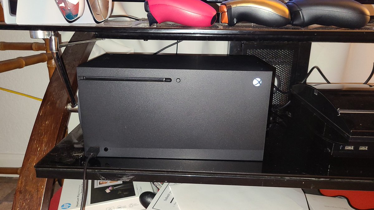 MetalGamer2187's tweet photo. I've been loyal to #Playstation since 1999 but I decided to give #Xbox a chance. It's been almost 2 months and I'm loving my #SeriesX. https://t.co/UxeJnIHYQ0