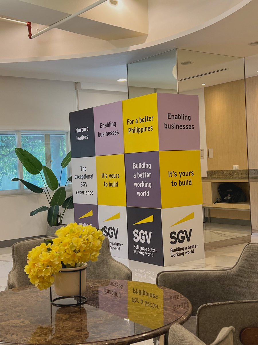 _xxamc's tweet photo. Starting my career today on SGV— the #1 auditing firm in the 🇵🇭.I do slightly panic, I just cannot actually believe I’m not a student anymore, and I am blessed and grateful to have this opportunity, to be surrounded by the talented and professional people. #SGV #EYPhilippines https://t.co/ZCW0vETzBQ