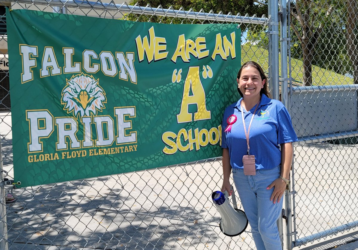 GloriaFloydES's tweet photo. Falcon Pride 💚 https://t.co/uZ1loCUOQA