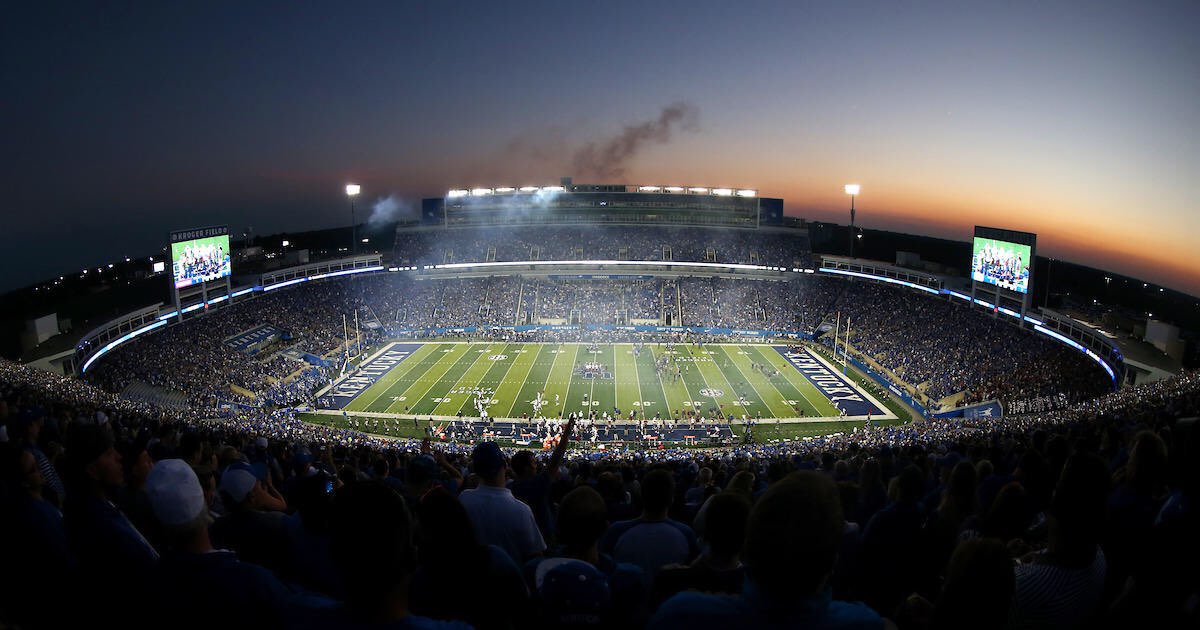 Tyson_SteeleDA's tweet photo. I have arrived  to my seats in kroger field! https://t.co/dHGtB5rKwb