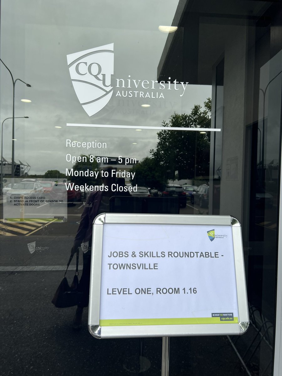 nitagreenqld's tweet photo. I’m about to kick off the my final Regional Jobs & Skills Roundtable in Townsville at @CQU. Looking forward to hearing from representatives of industry, business, unions, Reef organisations and veterans. Team Townsville ready to make their voices heard! #tsv #regionalqld https://t.co/CinwZvehzm