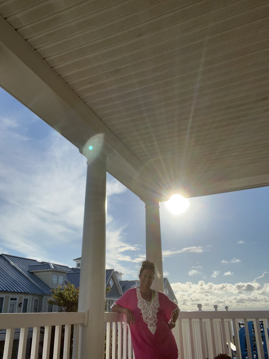 BuchwaldHelene's tweet photo. Loving life. @ocmd @ocmdsunset https://t.co/ytNZ3JyUHa