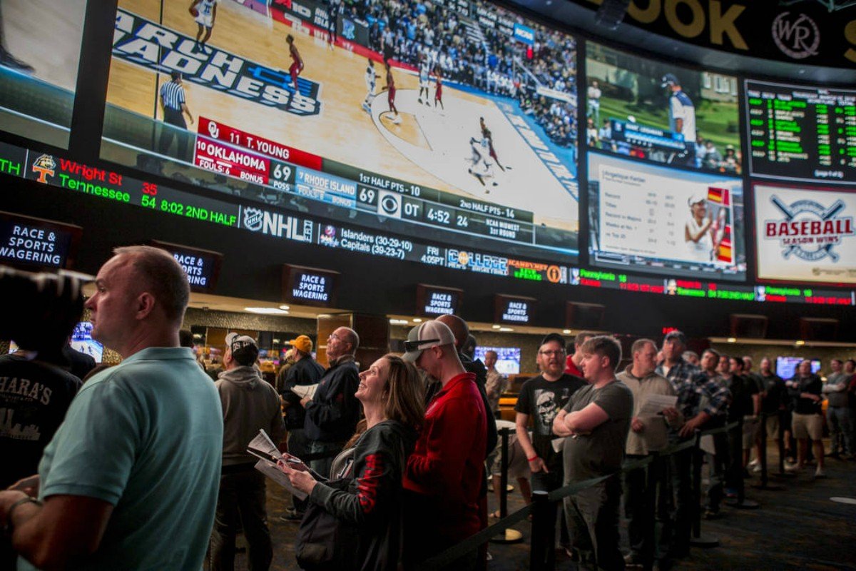 Ronenain's tweet photo. Sports betting might become a 30 BILLION dollar industry by 2030... but not without the help of sports media.

Here's why 🧵👇🏻 https://t.co/TaF5d9RM0v