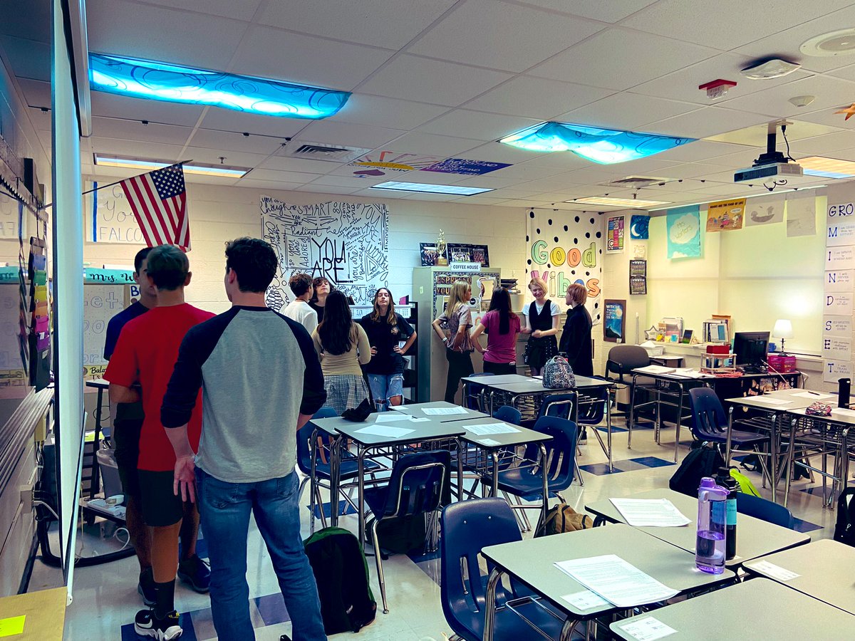 MrsWarters's tweet photo. Up and moving on Day 1 in Adv. Eng. 9 with a little small group collab ice breaker. Students got to flex 💪 their persuasive muscles answering getting-to-know-you questions. 🪶 #welcometothefalconfam https://t.co/mfLR5NRNdn