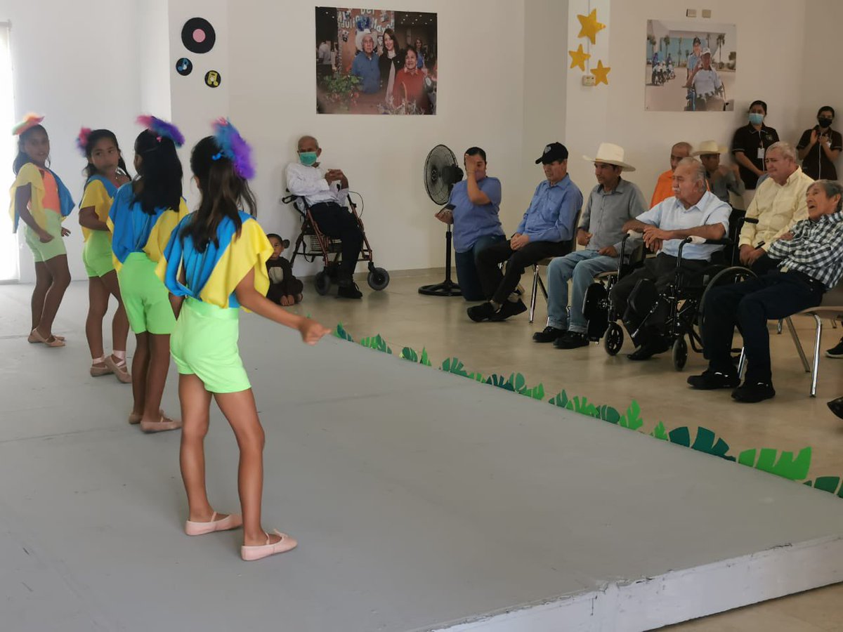 dif_tam's tweet photo. Como parte de las actividades del festejo del Día del Abuelit@, las y los niños de la Casa Hogar del #DIFTam presentaron el musical “El Libro de la Selva”,además de convivir y celebrar su día con las y los residentes de la Casa Hogar del Adulto Mayor. #CdVictoria #Tamaulipas https://t.co/lW9UD2Vs4O