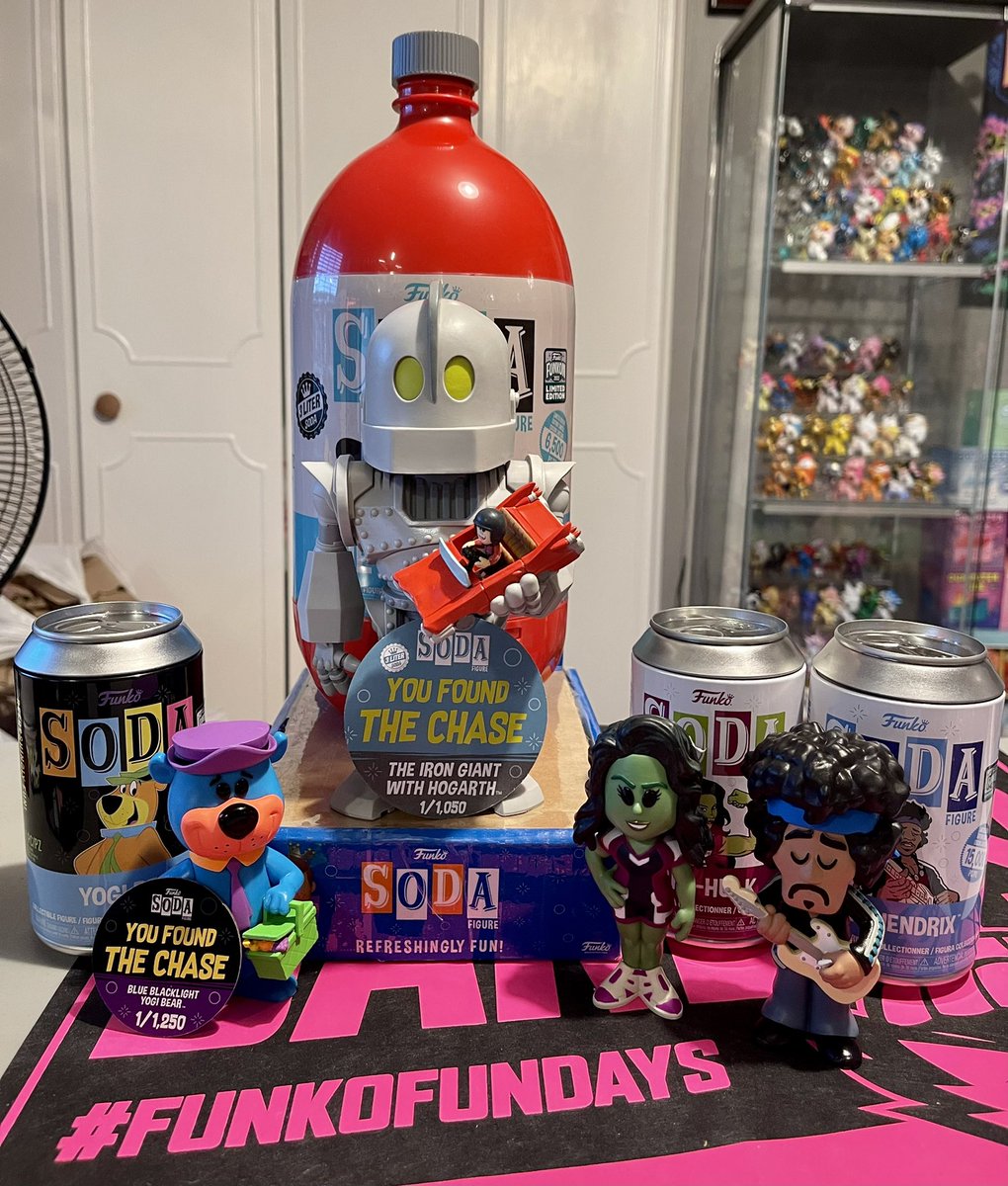 FlinksPoppinPic's tweet image. Here are my #FunKon2022 pulls! @ash_anderson24 and Payton  weren’t kidding on #FunkoLIVE, Iron Giant is a big boy! 😱 As always, thank you @OriginalFunko!
#FunkoSODA #Funko #SMF 👁❤️🥤
