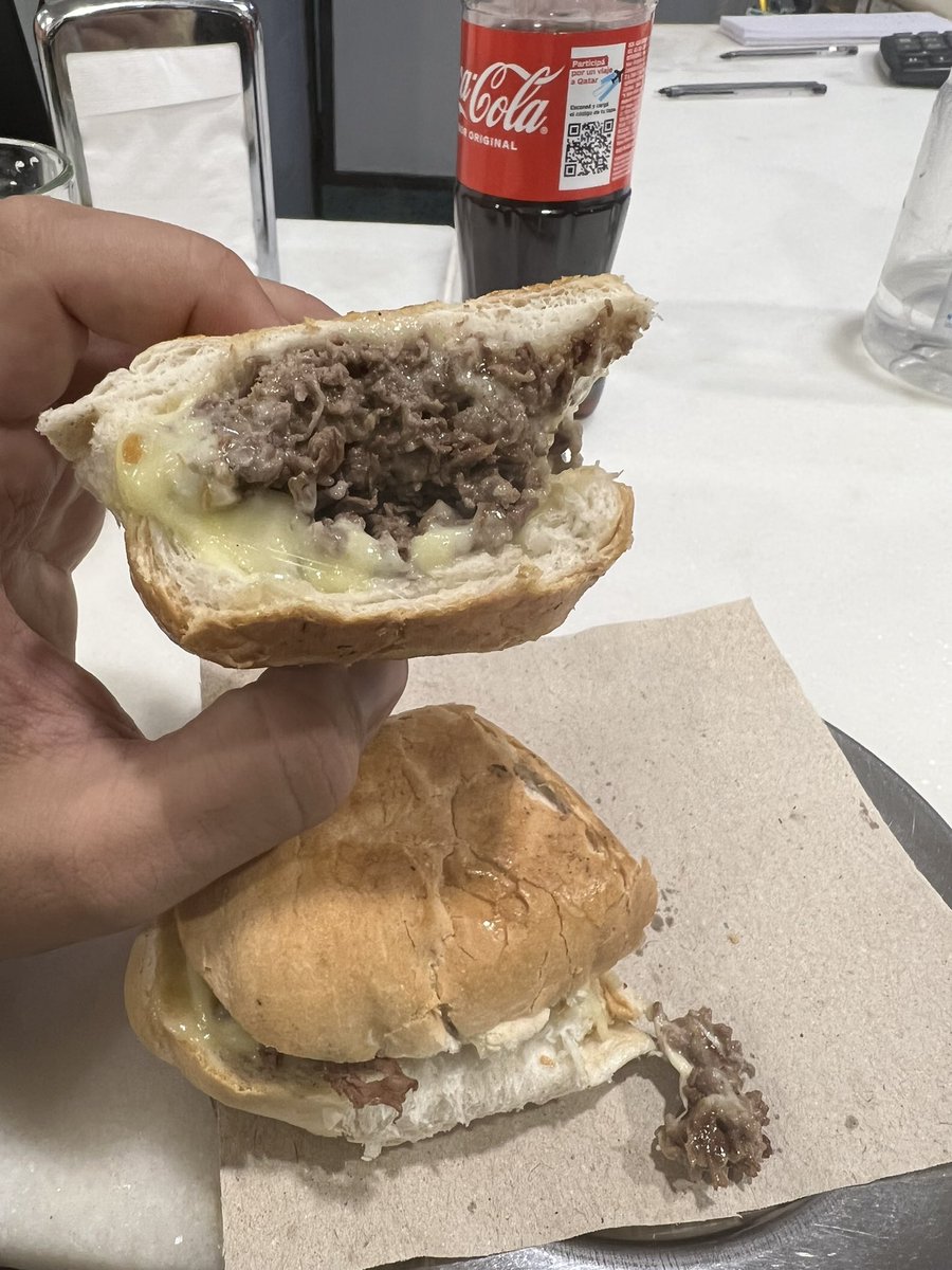 AndiCanepa's tweet photo. El Pedrito de Monreal hizo más por los rosarinos que muchos. https://t.co/MKMziXcoaZ