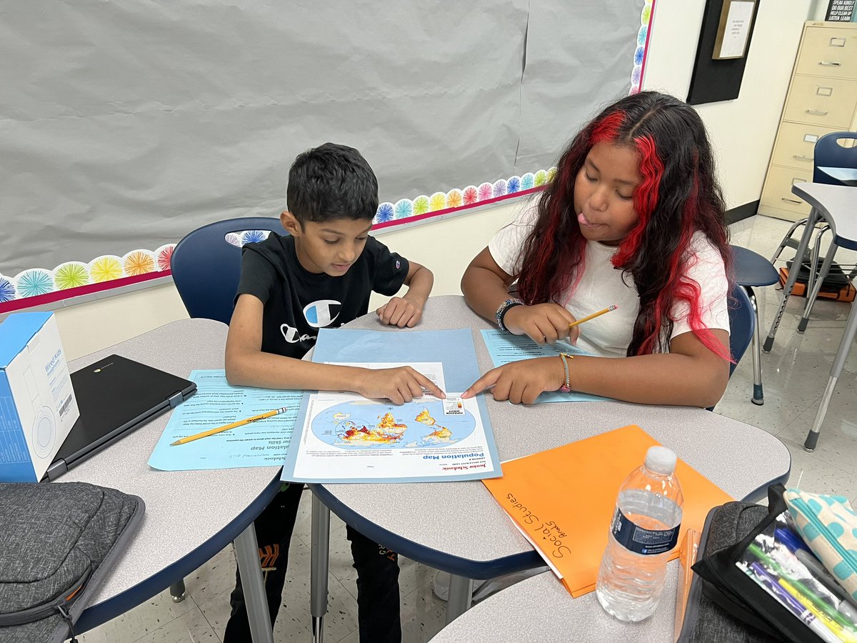 martinezmiddles's tweet photo. Map review in Social Science today! #mapsrule @WDJH_Panthers @wdsd_7 https://t.co/BInMVVBa1q