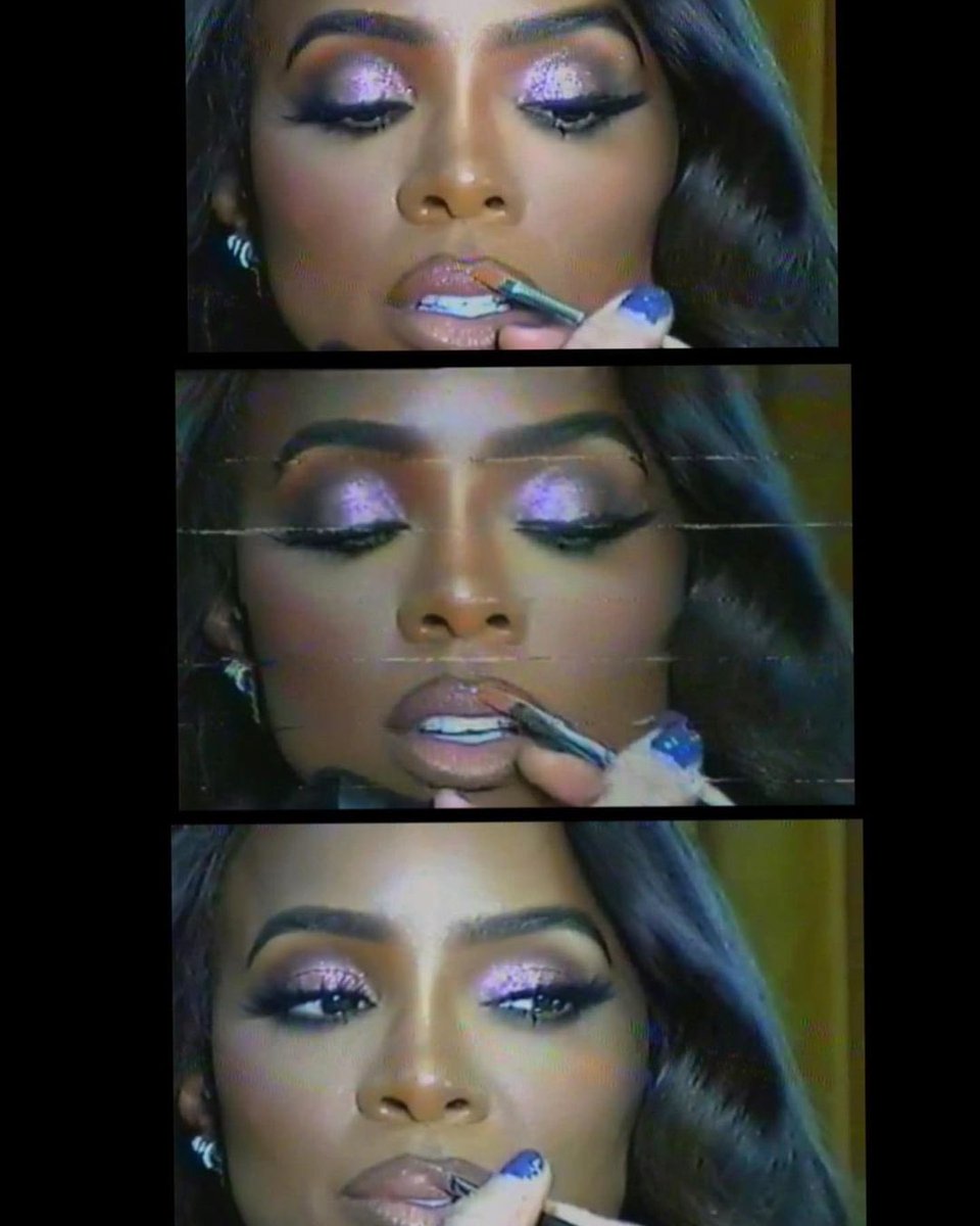 KELLYROWLAND's tweet image. “BOO”