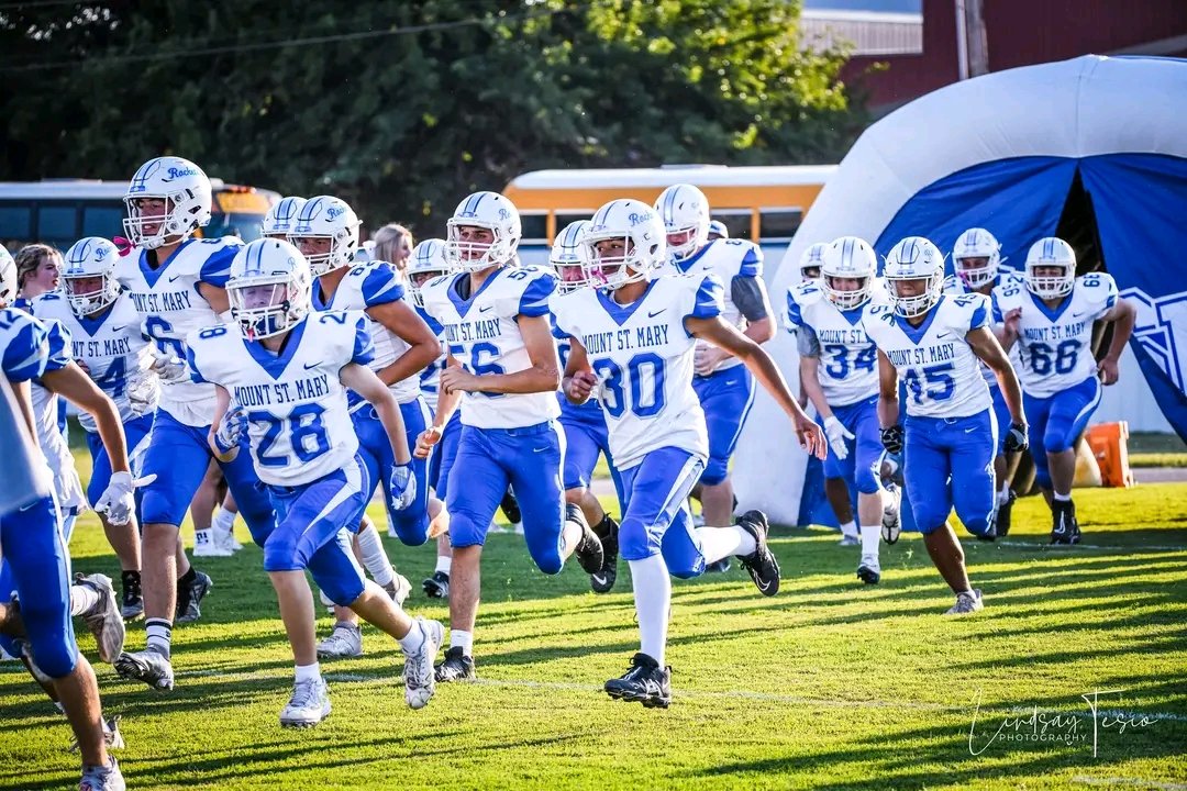 coachlord66's tweet photo. A special moment as a father being able to see my kid run out of the tunnel for his first Friday Night Lights! #28 #GoCarter #rocketsfootball #2026grad #mountstmaryfootball @CarterGaylord6 https://t.co/CYfVhiNjfi