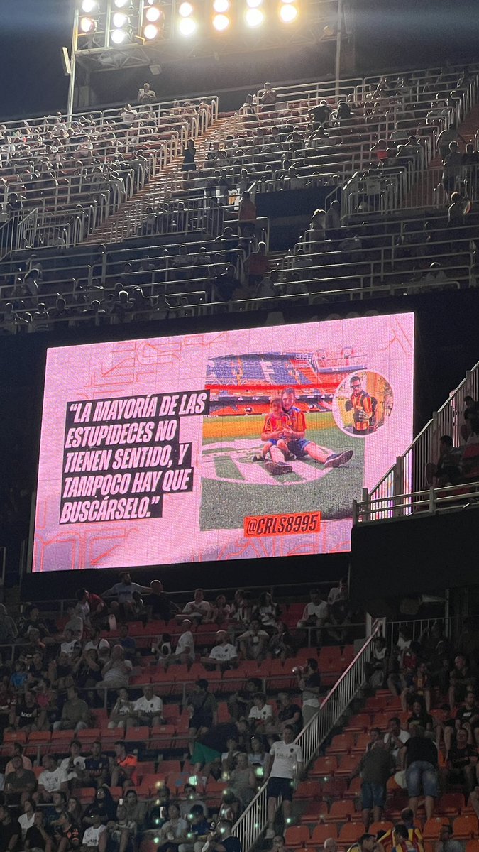 mireia_vcf's tweet photo. Una de las cervezas que te debía y el primer collar de macarrones que hago, para ti. Siempre, siempre estaremos juntos ✨💖
PD. Te espero en la Puerta B (o en la aldea). https://t.co/q6phJ8mfhY