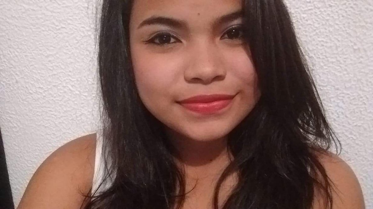 itsmekaaz_'s tweet photo. Hace 5 años esclava de una plancha y un secador todos los domingos....
Mi mejor decisión aceptar mis raices🤩
#Transicioncapilar #afrolatina #soynegra https://t.co/kscKkJXRvN
