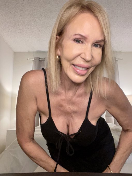What part of you can fit so well in between my boobs? 😉😈🍆 https://t.co/DnSo5vDJo1<a href="/tag/bikini"class="tags"><span>#bikini</span></a><a href="/tag/beach"class="tags"><span>#beach</span></a><a href="/tag/monday"class="tags"><span>#monday</span></a><a href="/tag/mondaymotivation"class="tags"><span>#mondaymotivation</span></a><a href="/tag/mondaythoughts"class="tags"><span>#mondaythoughts</span></a>