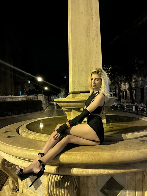 Follow my new account 💖 https://t.co/sYGmBH4nyM<a href="/tag/firework"class="tags"><span>#firework</span></a><a href="/tag/missyluv"class="tags"><span>#missyluv</span></a><a href="/tag/imhungarian"class="tags"><span>#imhungarian</span></a>