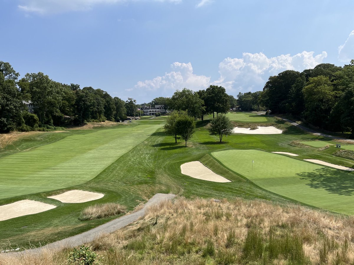 MetGCSA's tweet photo. Spectacular day at The Apawamis Club hosted by Mike McCormick for ⁦@MetGCSA⁩ Poa Fundraiser for ⁦@NYSTurfgrass⁩. https://t.co/NqxTizHyNo