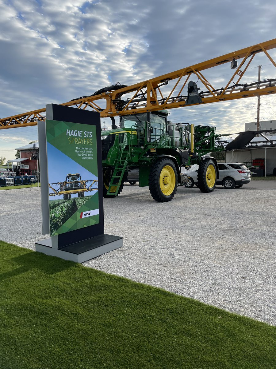 dfoxmulder's tweet photo. Ready for Farm Progress 2022! Come see me for all your application needs! Old or new! #johndeere #hagie #spray2022 #farmprogress2022 https://t.co/uBkThy6Lyd
