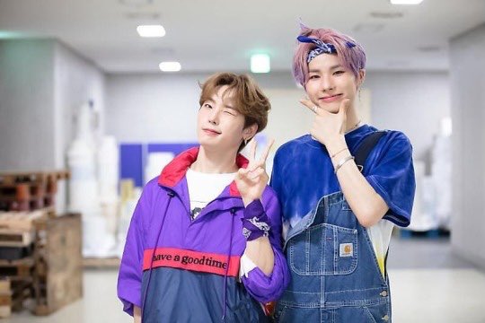 HourlyRano's tweet photo. 🤎💜 https://t.co/UroGpAv75a