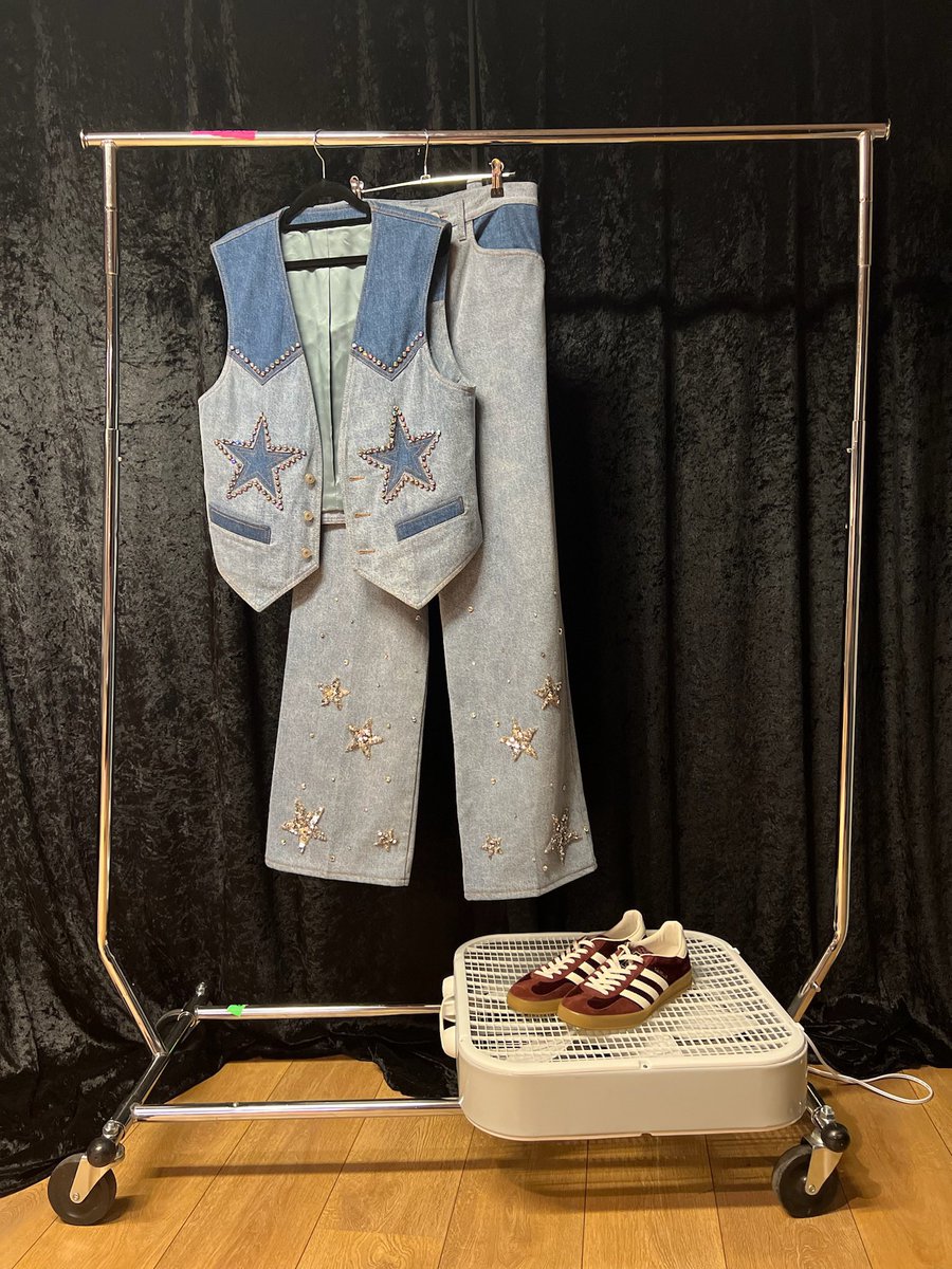 giannaa_rosee's tweet photo. @harry__lambert next time u want inspo bestie just call me🫶🏻 @Harry_Styles #LoveOnTourNYC #MSGNight6 #LoveOnTour2022 https://t.co/bvu4OTMekj