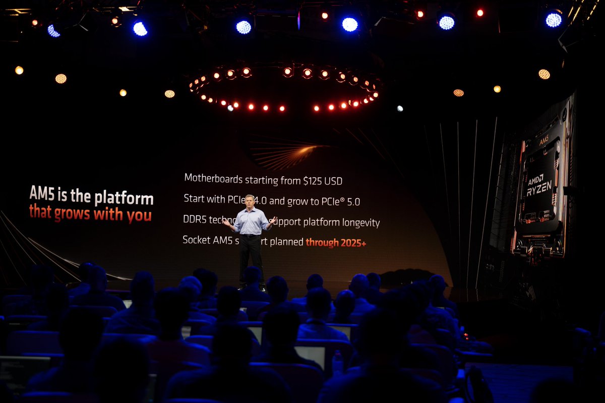 LisaSu's tweet image. So much fun today launching @AMDRyzen 7000 series with Zen 4 and our brand new AM5 platform!  Great to have our press and analysts with us in person for the first time in a few years!