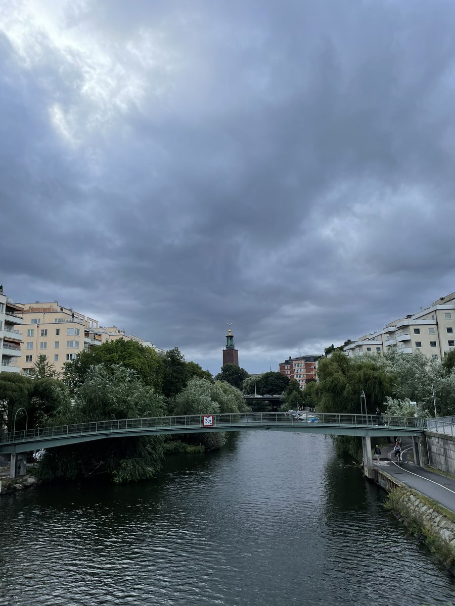 onewater_blue's tweet photo. #WorldWaterWeek2022 💧 moments, featuring #WaterSciencePolicy in #Stockholm 🇸🇪
Sessions such as “The Worth of Water”, a book by #GaryWhite and #MattDamon (our #NeptuneTalks 🎙 podcast with author Gary White available at https://t.co/eKRdkEsb20). And talks 💬 with @BancoMundial. https://t.co/Ad1HCJKedH
